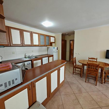 Marina Delfin Apartments - Top Location & Pet Friendly Sveti Vlas Exterior foto