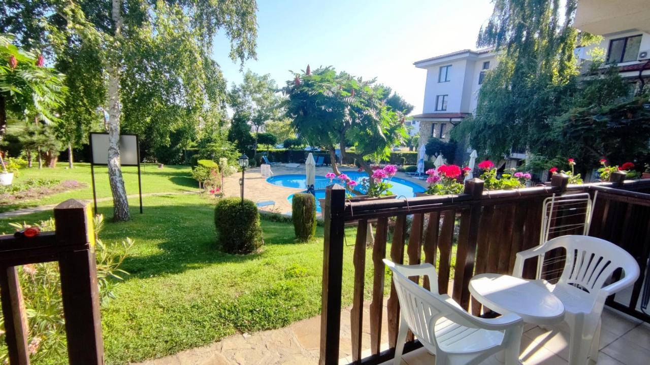 Marina Delfin Apartments - Top Location & Pet Friendly Sveti Vlas Exterior foto