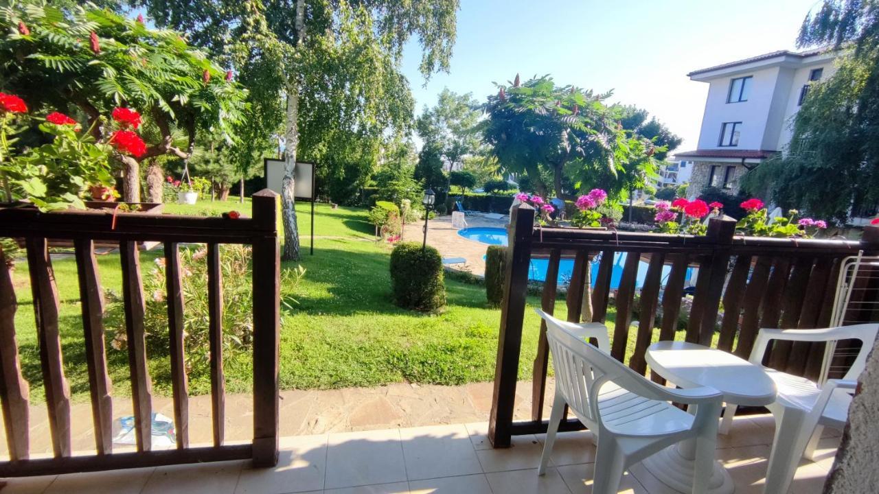 Marina Delfin Apartments - Top Location & Pet Friendly Sveti Vlas Exterior foto