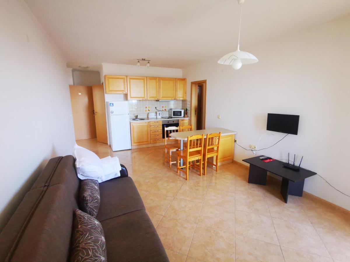 Marina Delfin Apartments - Top Location & Pet Friendly Sveti Vlas Exterior foto