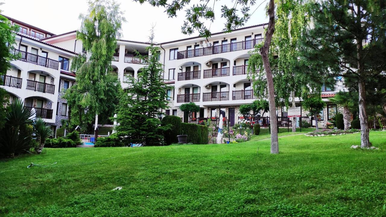 Marina Delfin Apartments - Top Location & Pet Friendly Sveti Vlas Exterior foto
