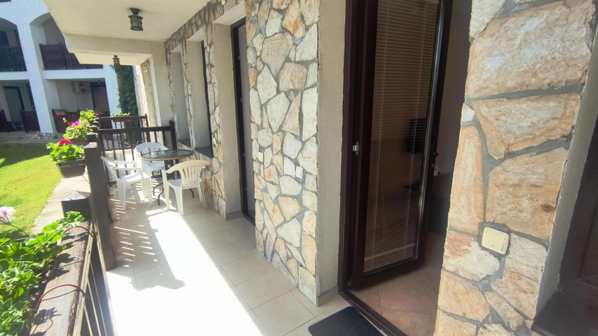 Marina Delfin Apartments - Top Location & Pet Friendly Sveti Vlas Exterior foto