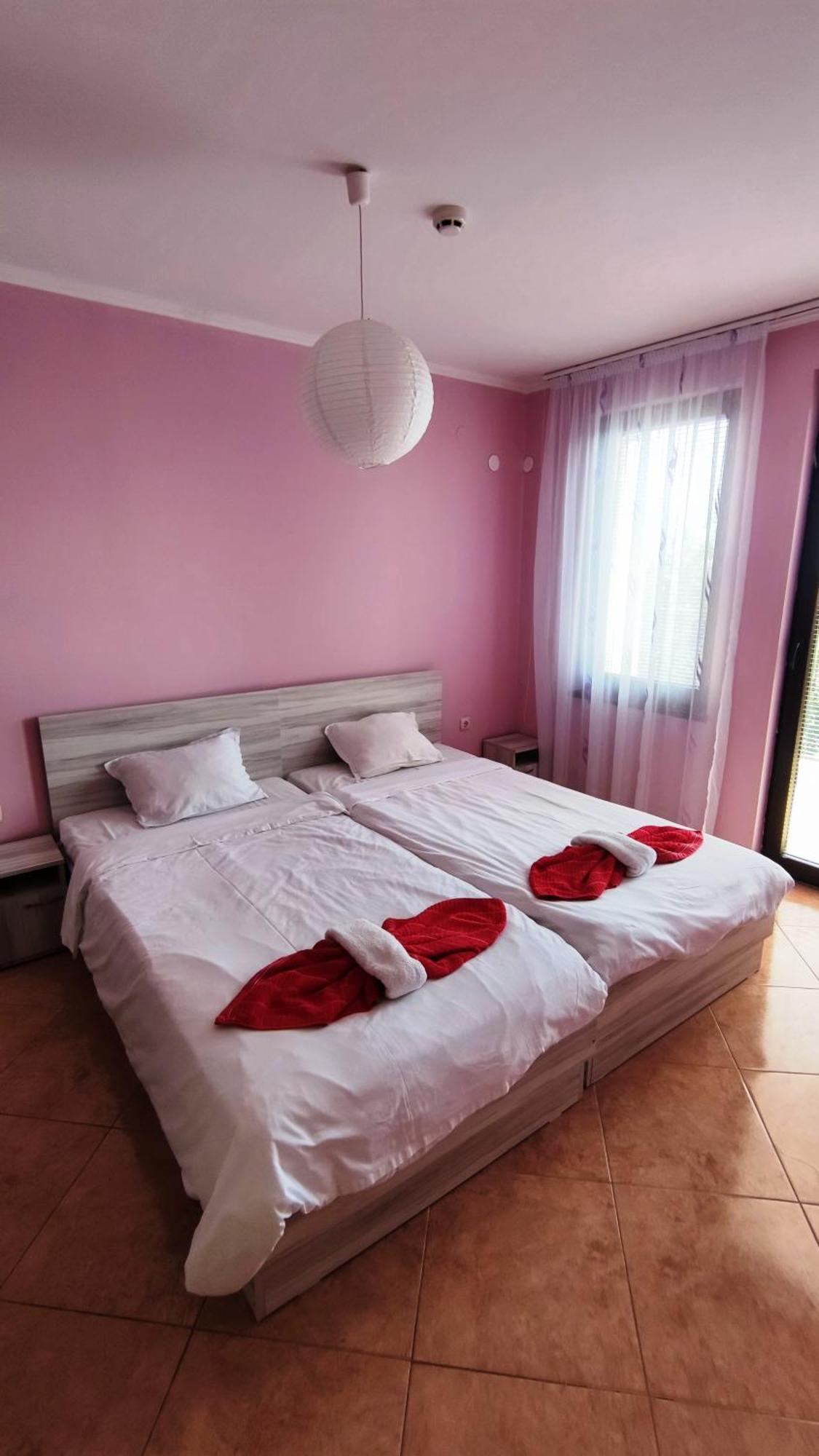 Marina Delfin Apartments - Top Location & Pet Friendly Sveti Vlas Exterior foto