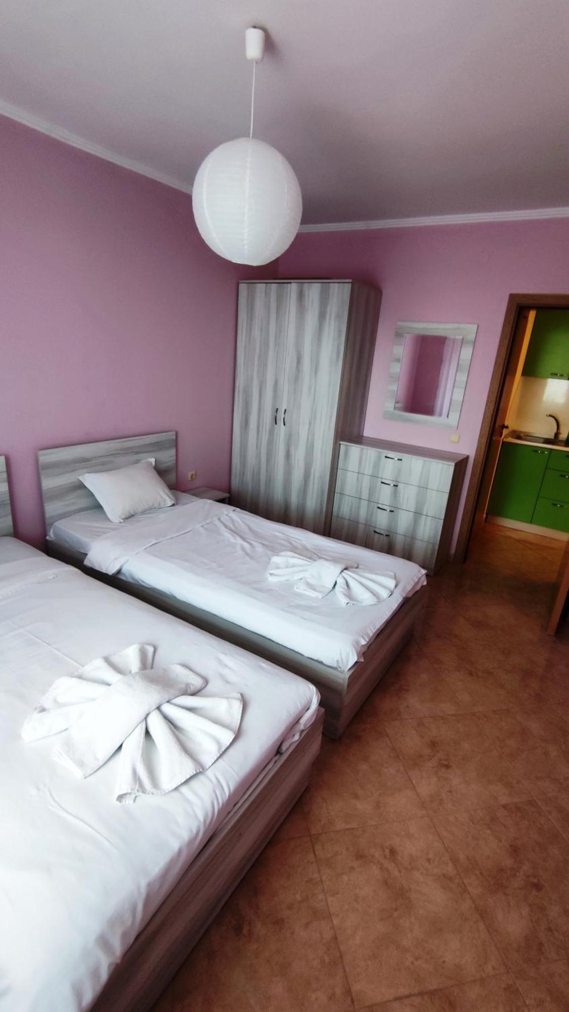 Marina Delfin Apartments - Top Location & Pet Friendly Sveti Vlas Exterior foto