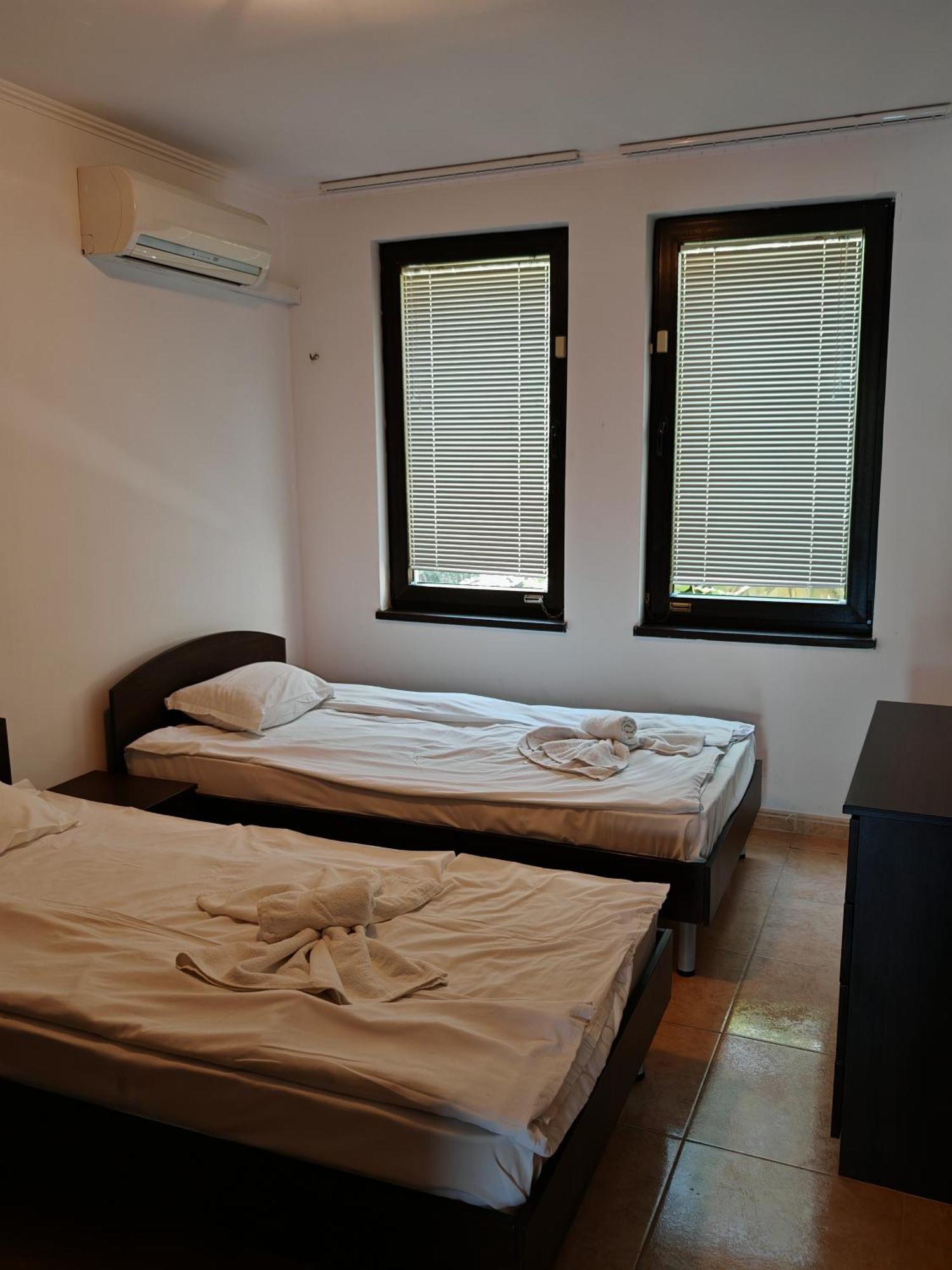 Marina Delfin Apartments - Top Location & Pet Friendly Sveti Vlas Exterior foto