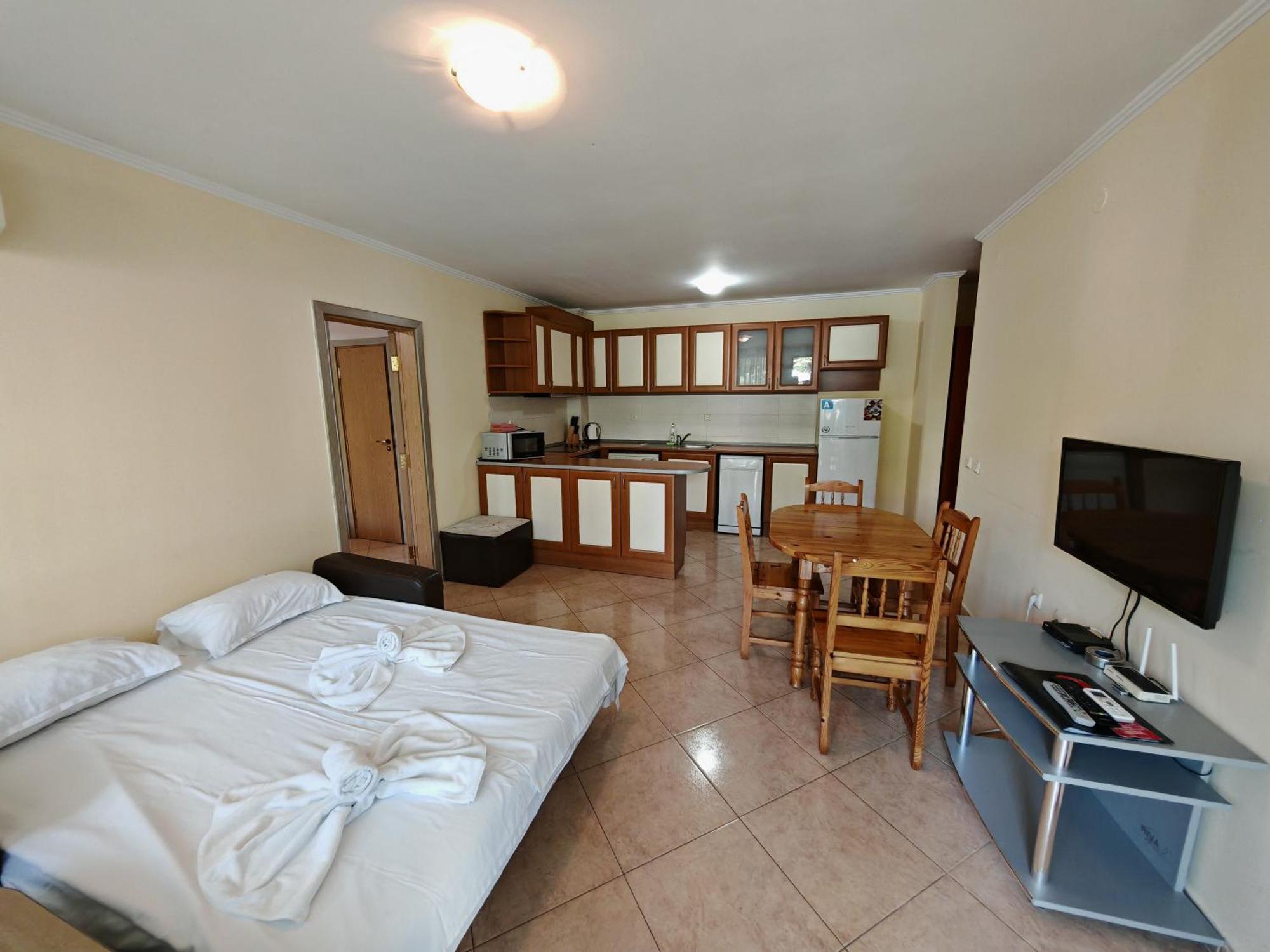 Marina Delfin Apartments - Top Location & Pet Friendly Sveti Vlas Exterior foto