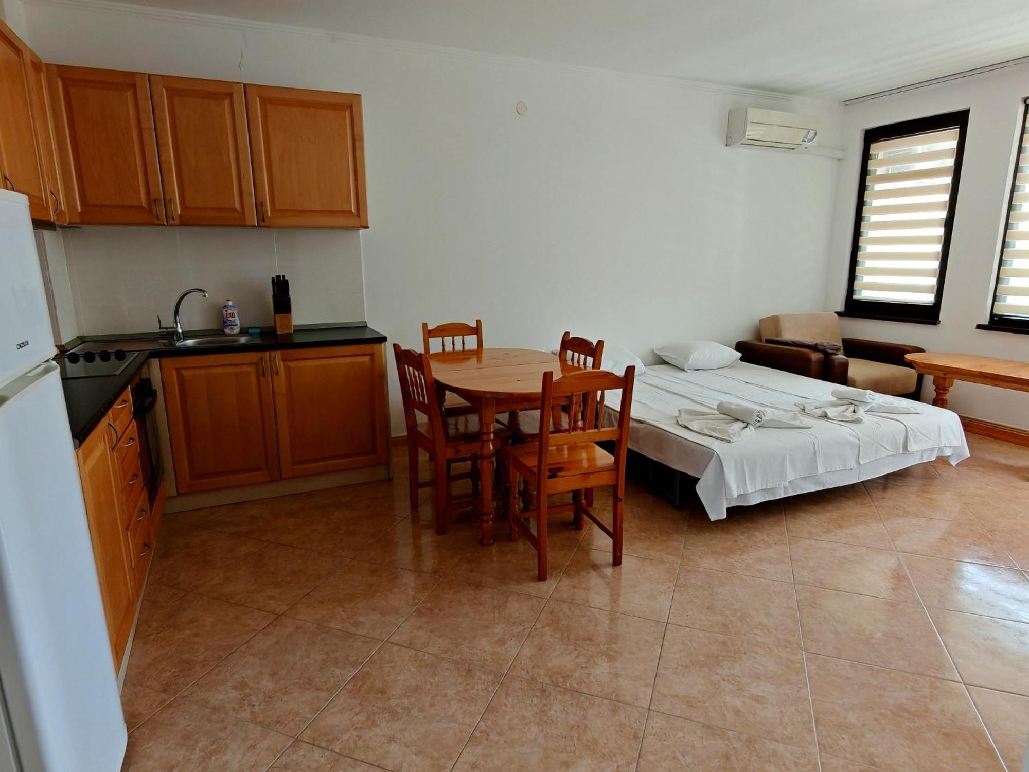 Marina Delfin Apartments - Top Location & Pet Friendly Sveti Vlas Exterior foto