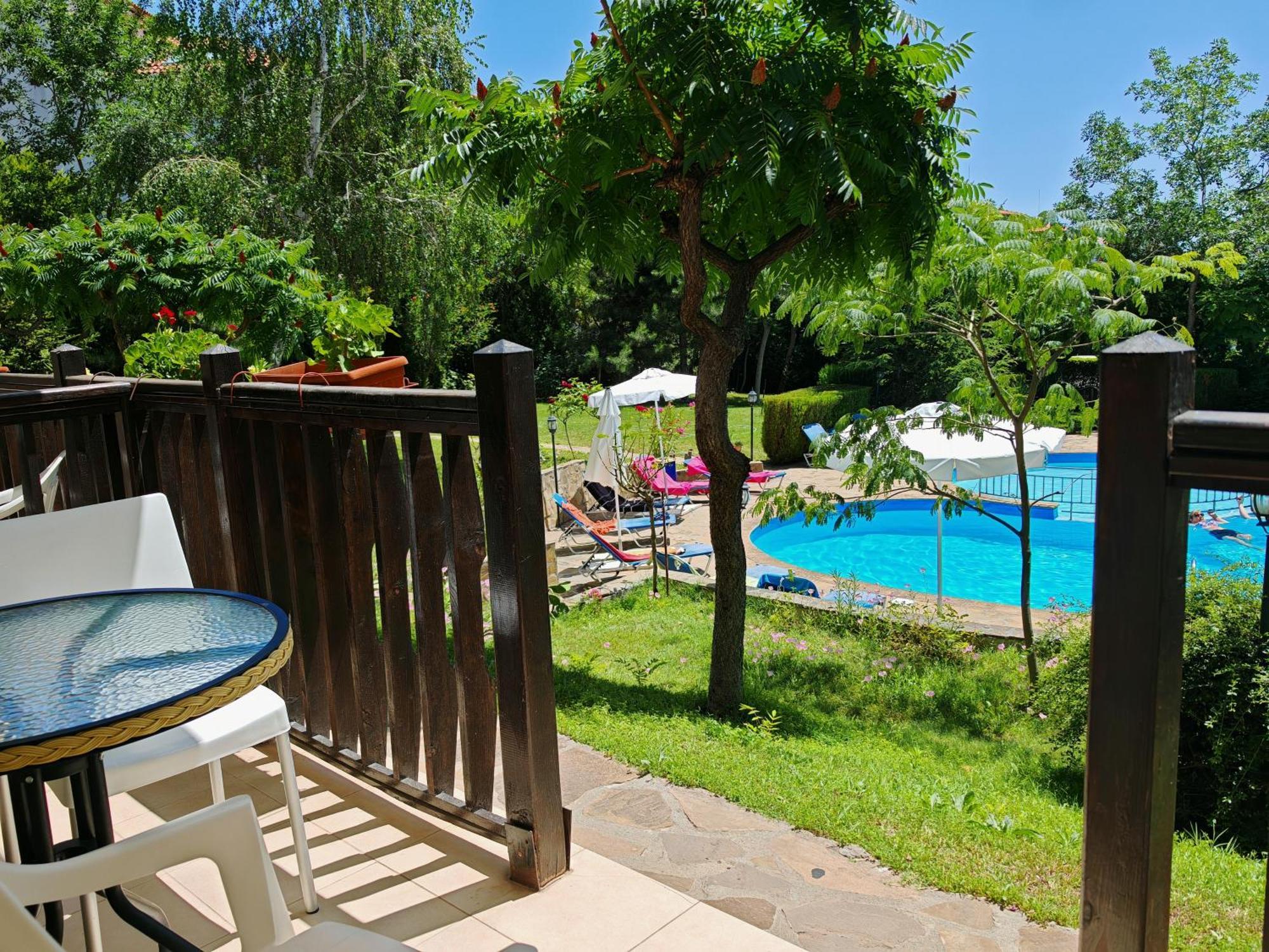 Marina Delfin Apartments - Top Location & Pet Friendly Sveti Vlas Exterior foto