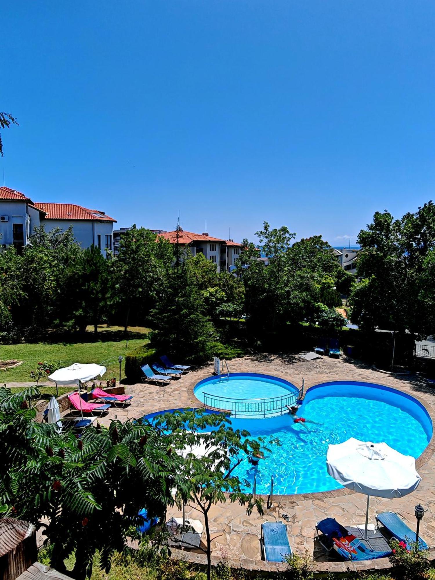 Marina Delfin Apartments - Top Location & Pet Friendly Sveti Vlas Exterior foto